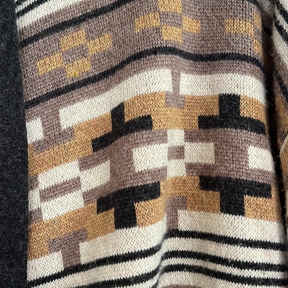 Left on Houston sweater - Picture 4 of 5
